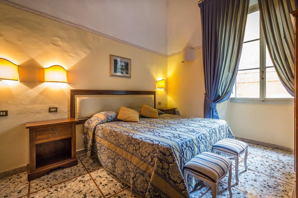Hotel Tourist House Duomo Florenz Exterior foto