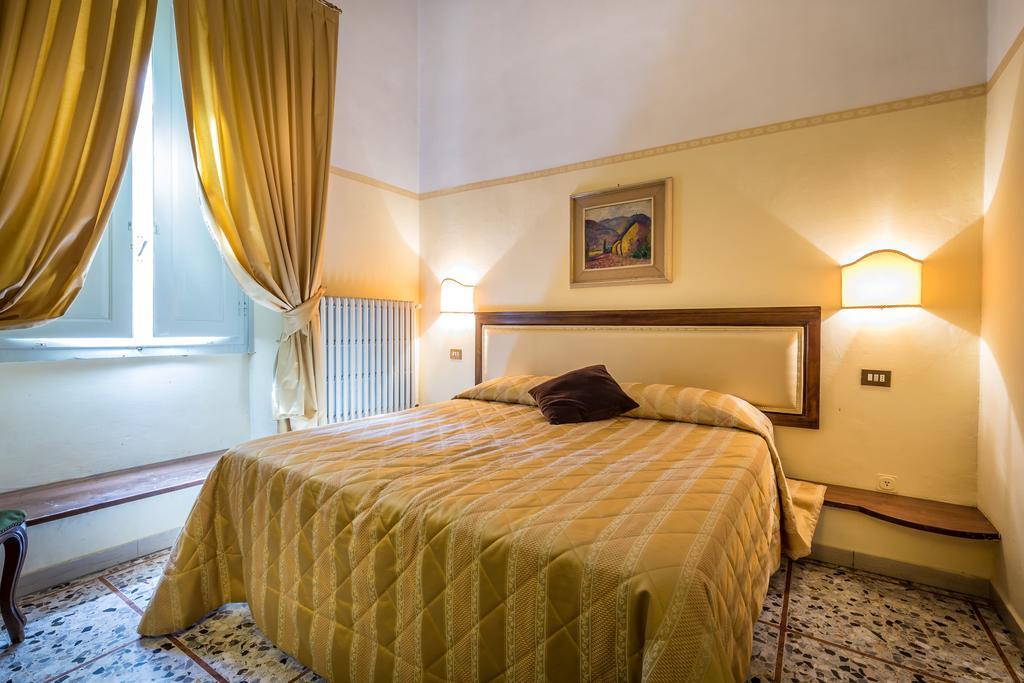 Hotel Tourist House Duomo Florenz Exterior foto