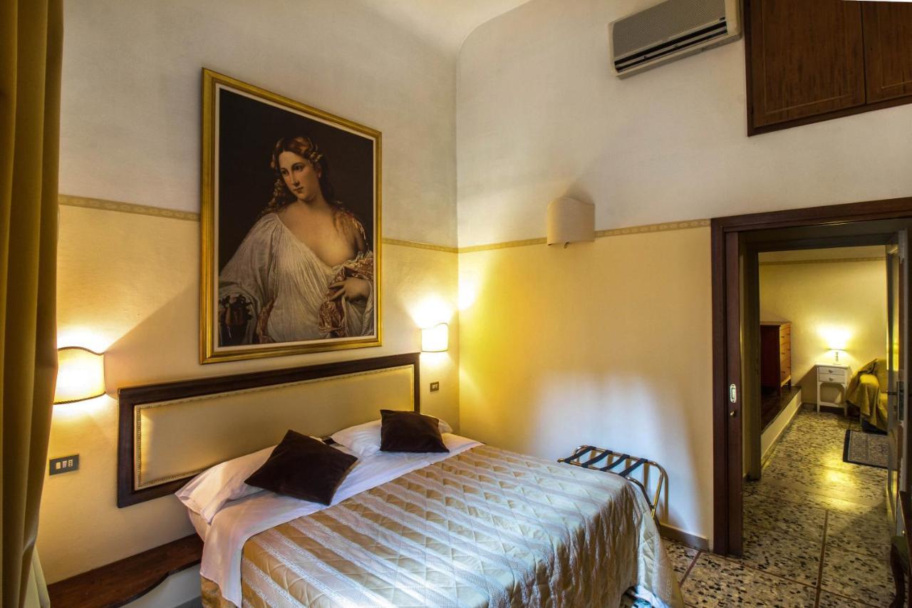 Hotel Tourist House Duomo Florenz Exterior foto