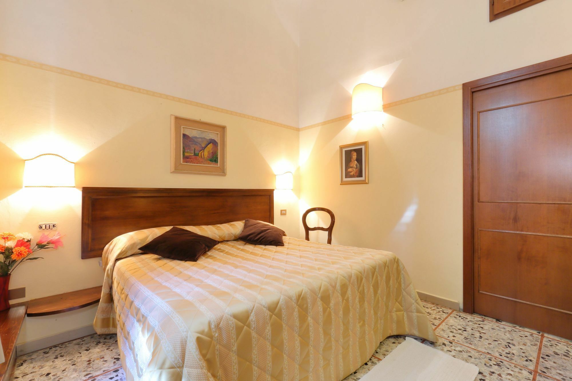 Hotel Tourist House Duomo Florenz Exterior foto