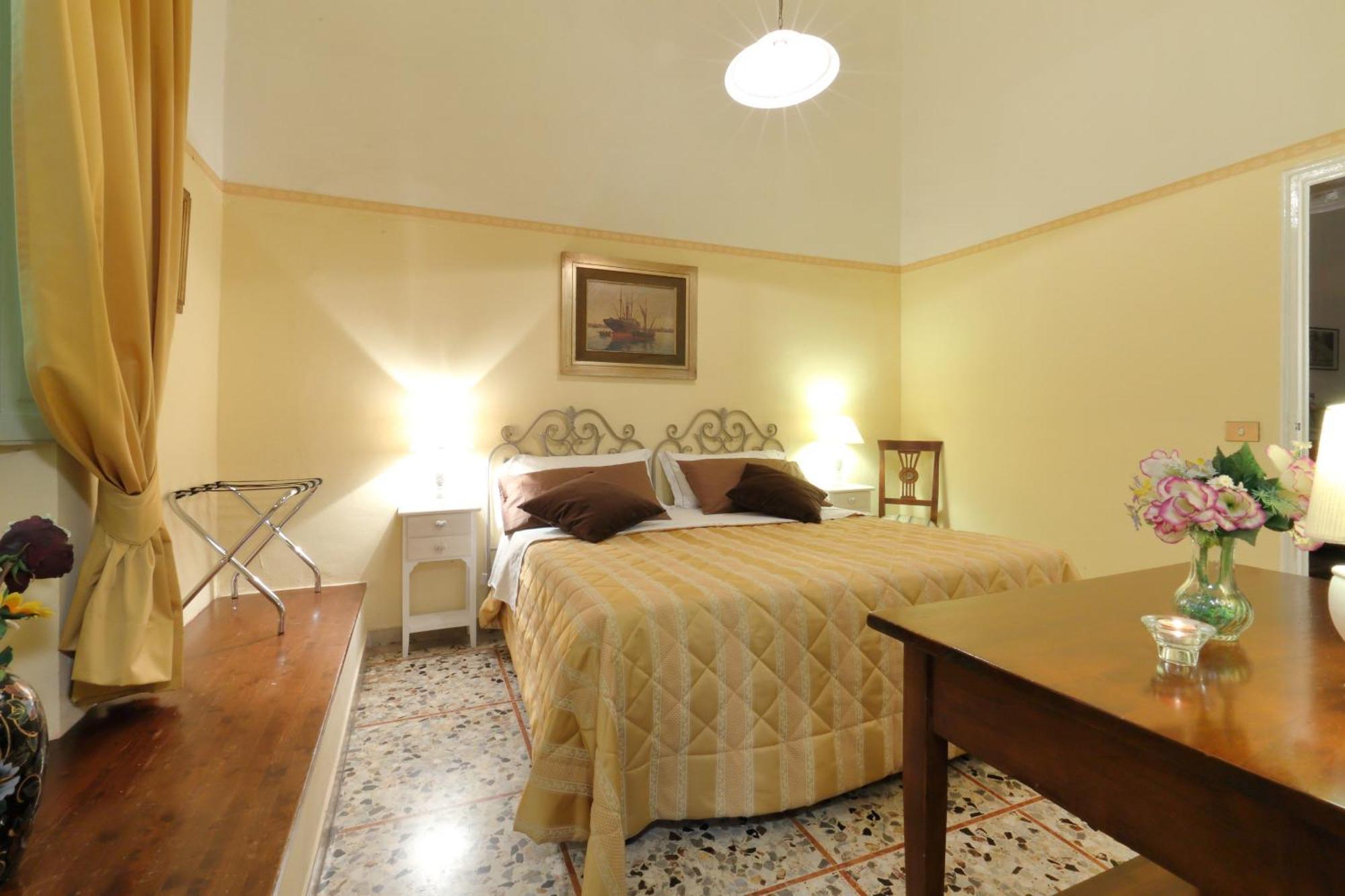 Hotel Tourist House Duomo Florenz Exterior foto